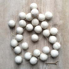 Load image into Gallery viewer, Scandi Style Felt Garland White Pom Poms