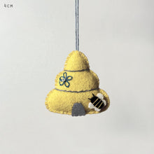 Load image into Gallery viewer, East of India Felt Hanging Bee Decorations