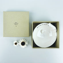 Load image into Gallery viewer, East of India Porcelain Dish with Cat and Mouse &#39;Home is where the hugs are&#39; Gift Boxed
