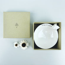 Load image into Gallery viewer, East of India Porcelain Dish with Bunnies &#39;So happy you&#39;re my friend&#39; Gift Boxed