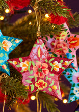 Load image into Gallery viewer, Set of 8 Hand Painted Hanging Fairtrade Kashimiri Star Decorations