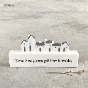 East of India Porcelain mini scene in gift box 'No greater gift than friendship.